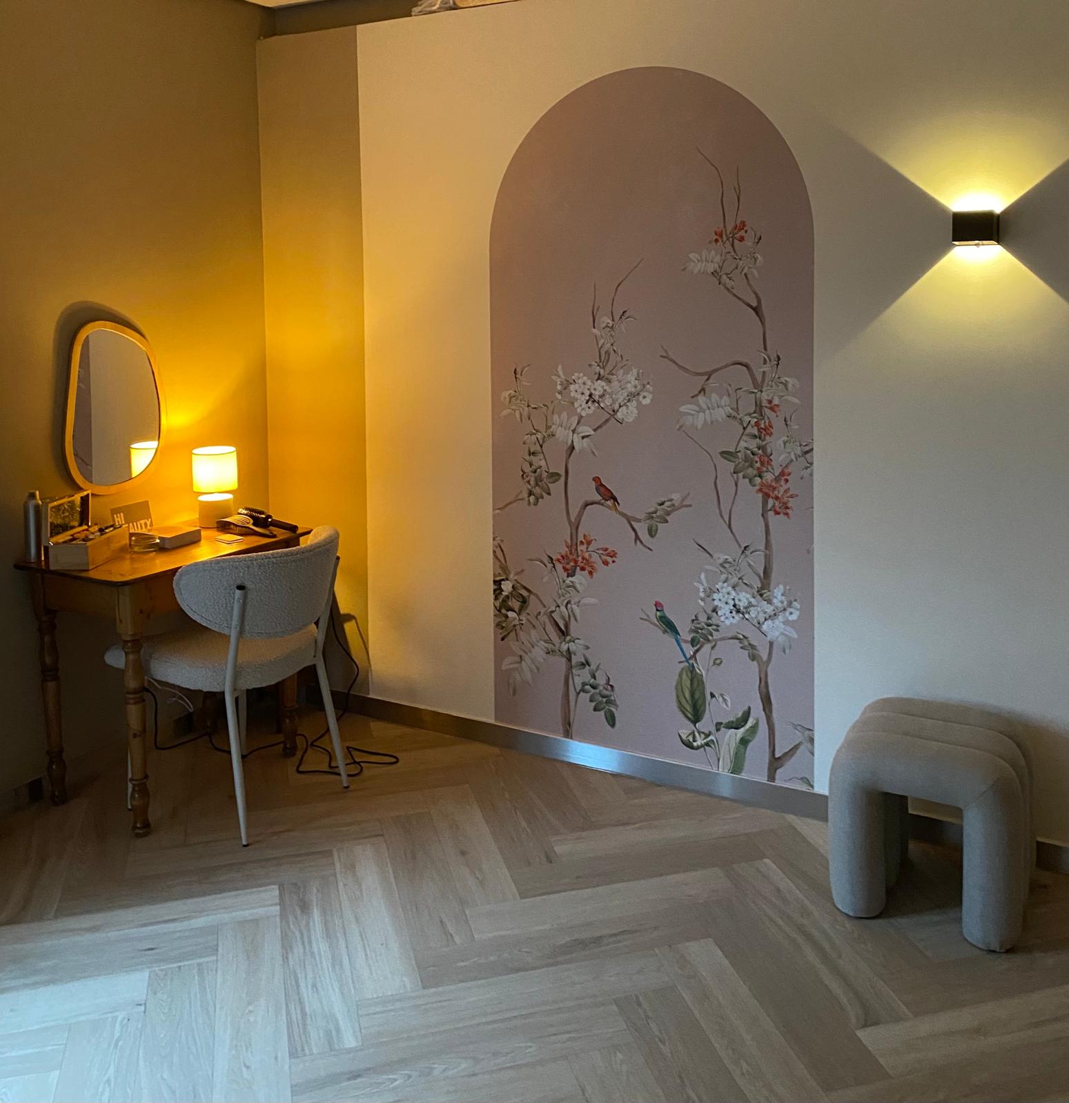 De rustige, warme behandelkamer van de headspa in Hattem